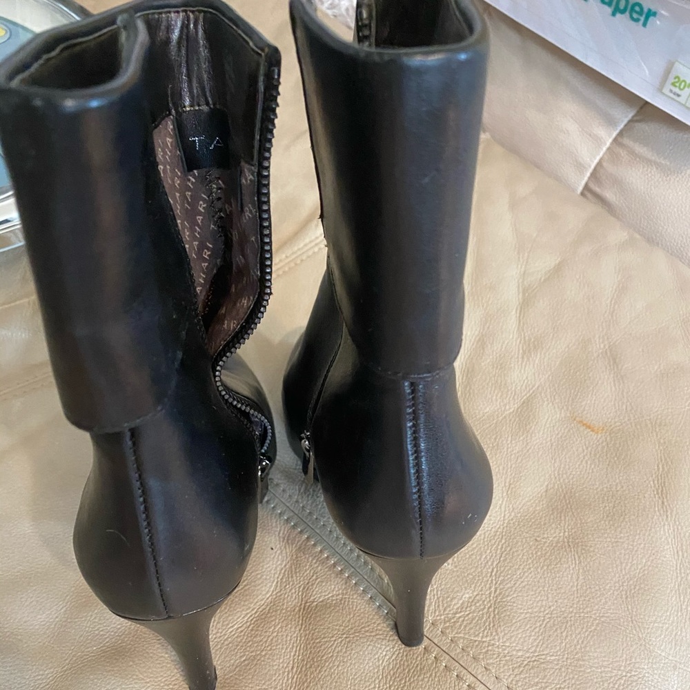 Women's Black Gabe Dress Booties- size 6